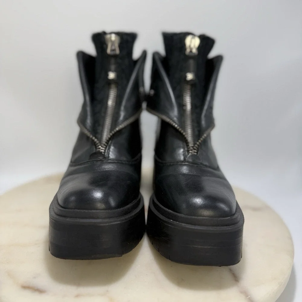 Sam Edelman Linds Boots Moto Zipper Chelsea Black Leather Ankle Bootie Size 6M